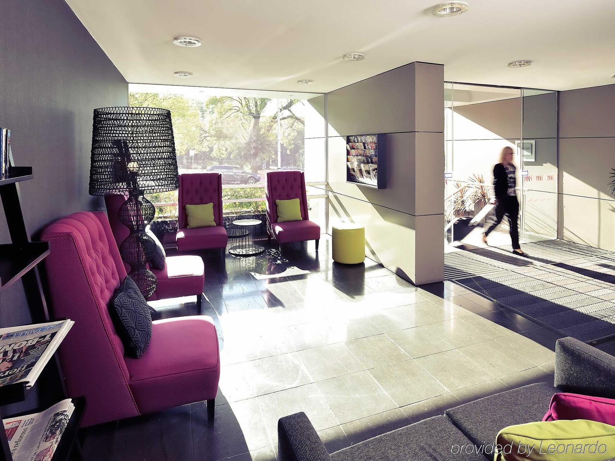 Mercure Melbourne Treasury Gardens Exterior photo
